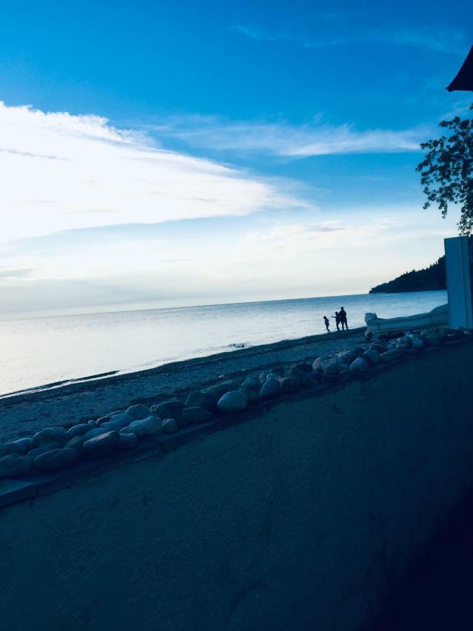 Seafront Maisonette In Fourka Exterior photo